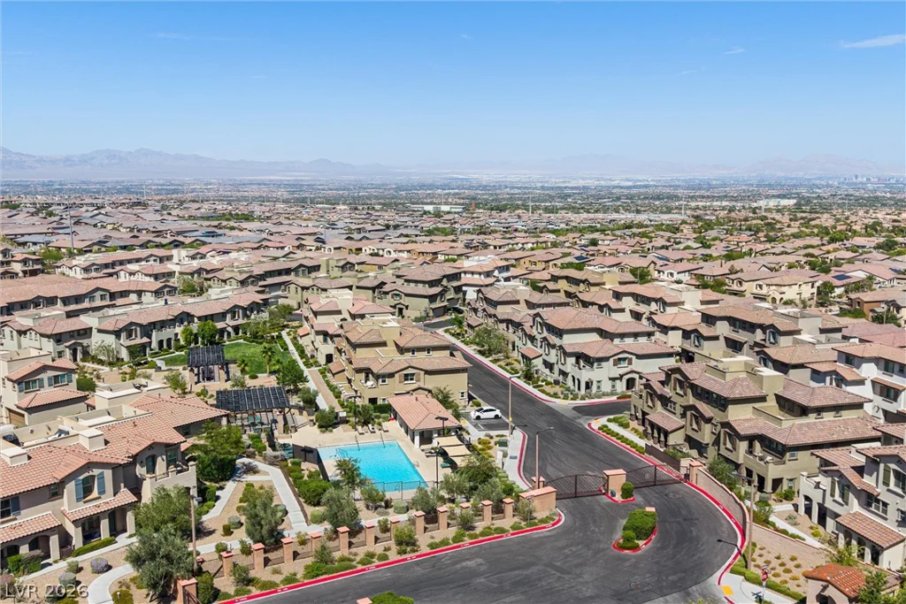 89 Alamere Falls, Las Vegas, NV 89138