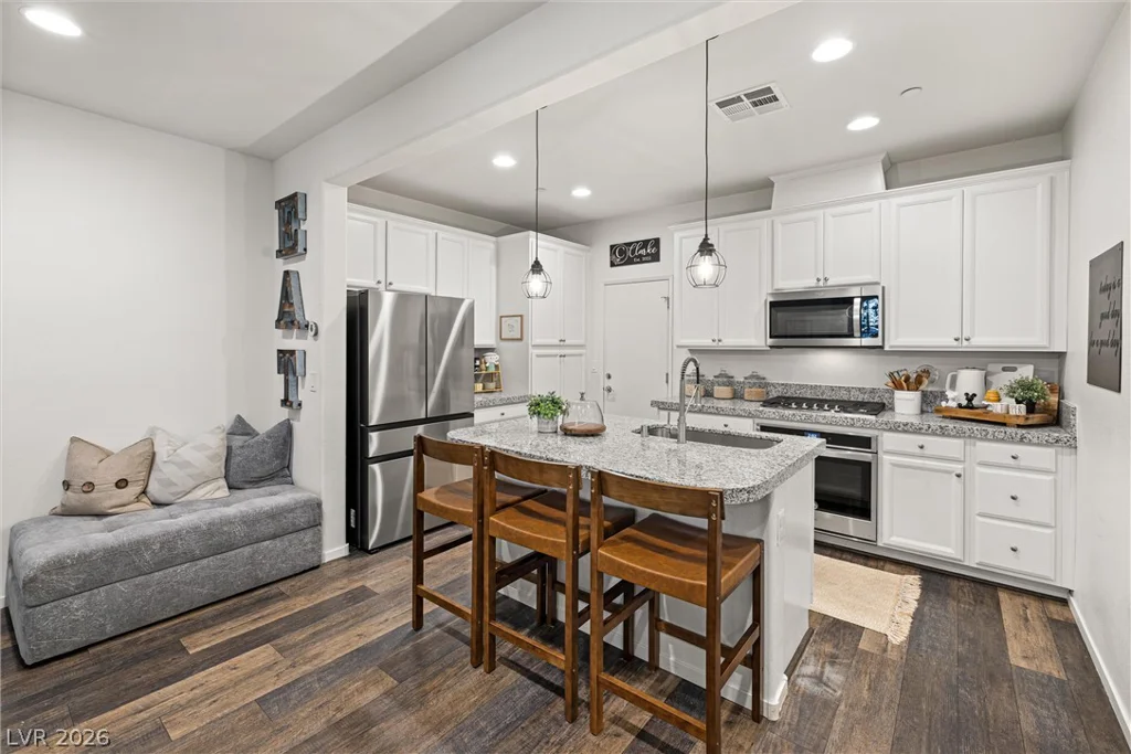89 Alamere Falls, Las Vegas, NV 89138