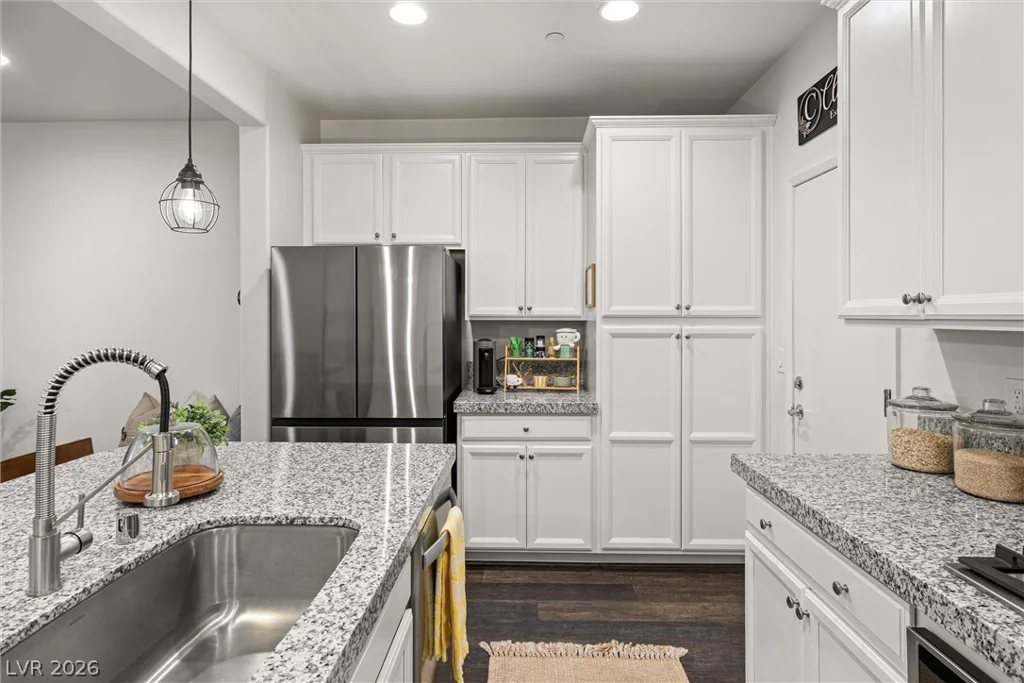 89 Alamere Falls, Las Vegas, NV 89138