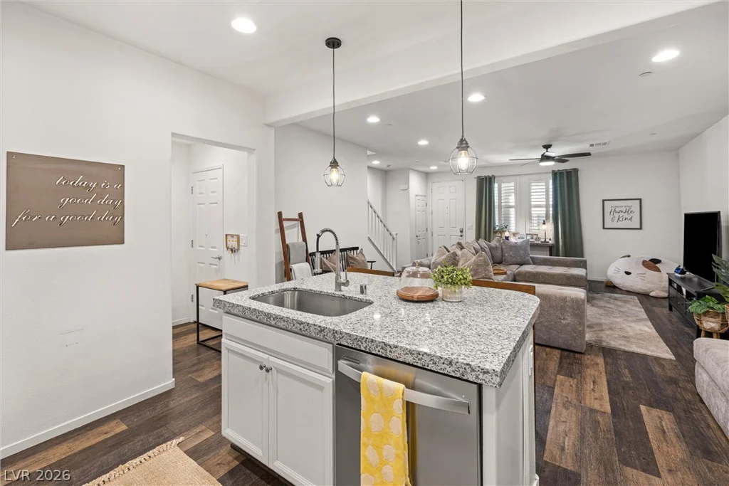 89 Alamere Falls, Las Vegas, NV 89138