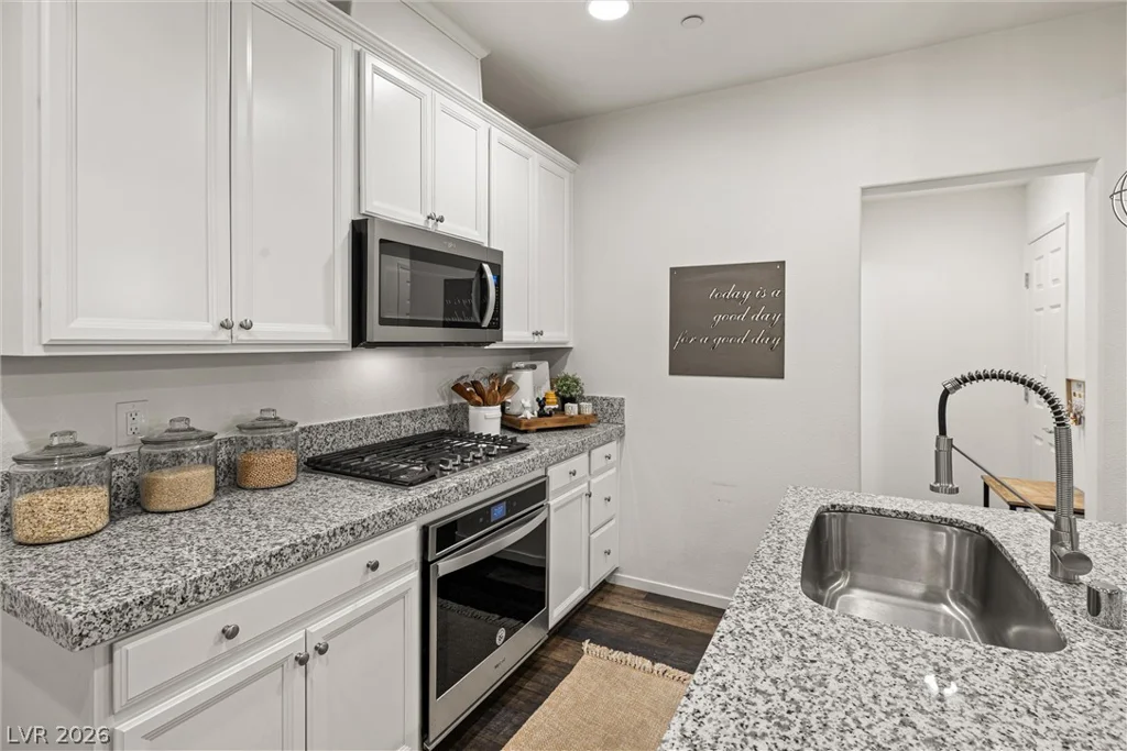 89 Alamere Falls, Las Vegas, NV 89138