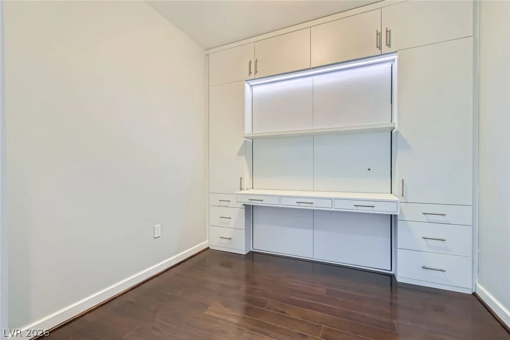 4525 Dean Martin, Las Vegas, NV 89103