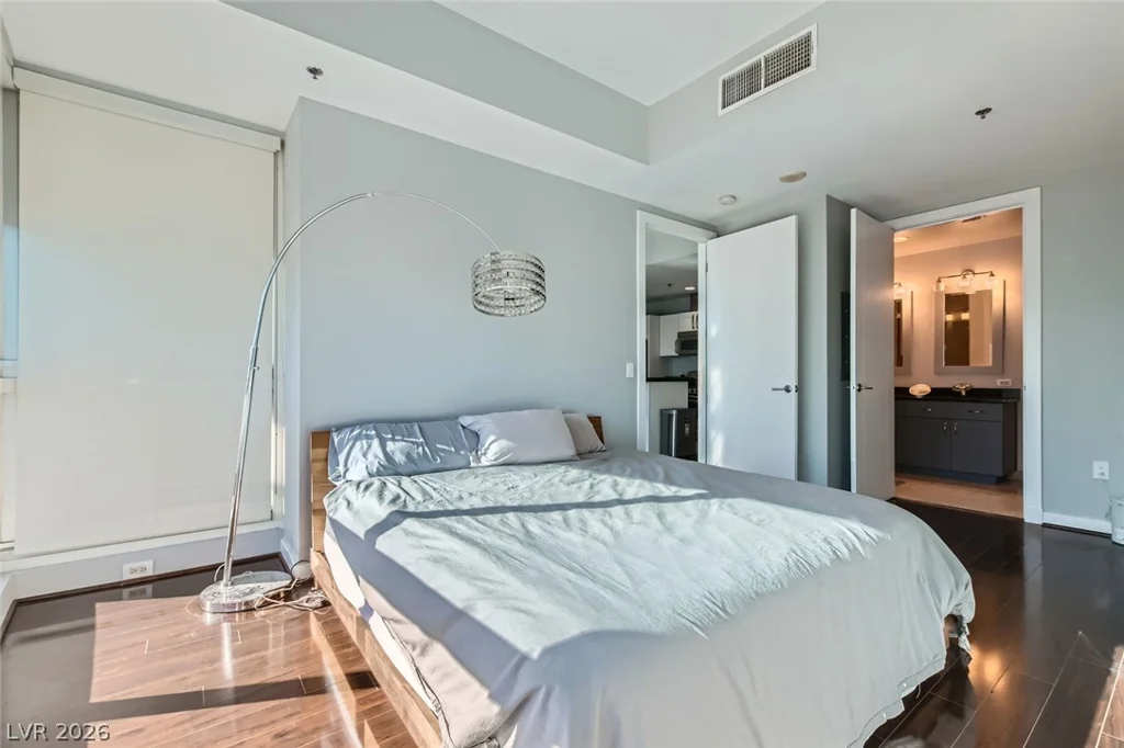 4525 Dean Martin, Las Vegas, NV 89103