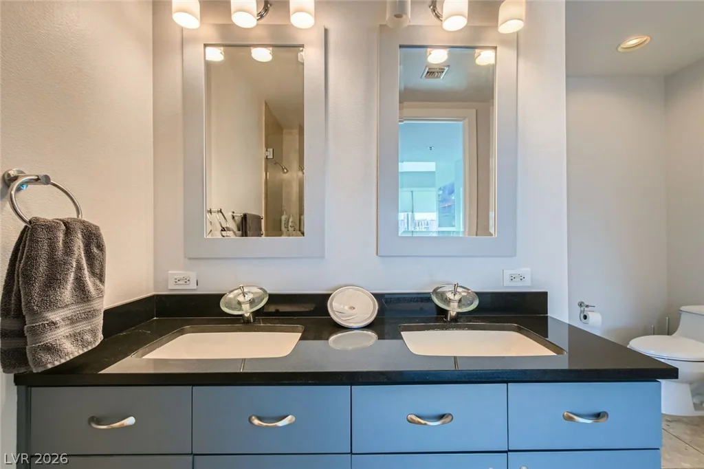 4525 Dean Martin, Las Vegas, NV 89103