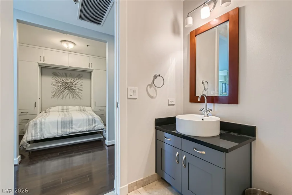 4525 Dean Martin, Las Vegas, NV 89103