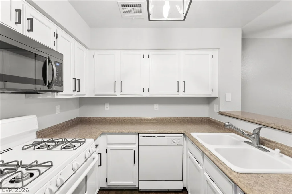 2108 Willowbury, Las Vegas, NV 89108