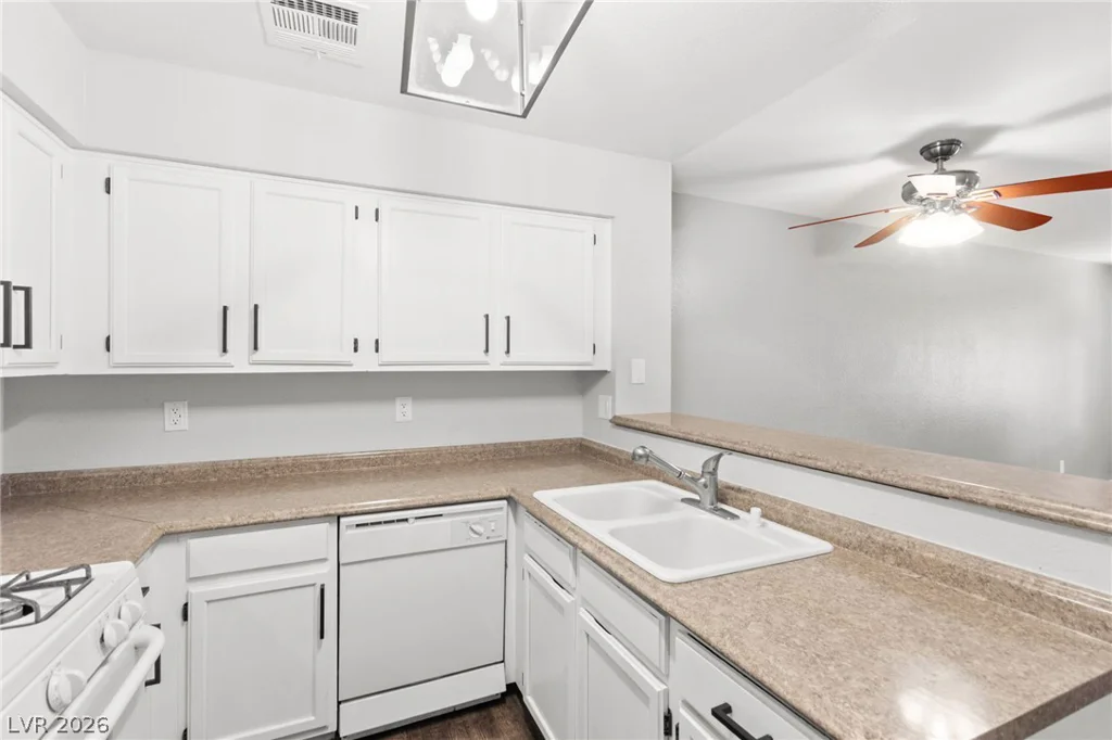 2108 Willowbury, Las Vegas, NV 89108