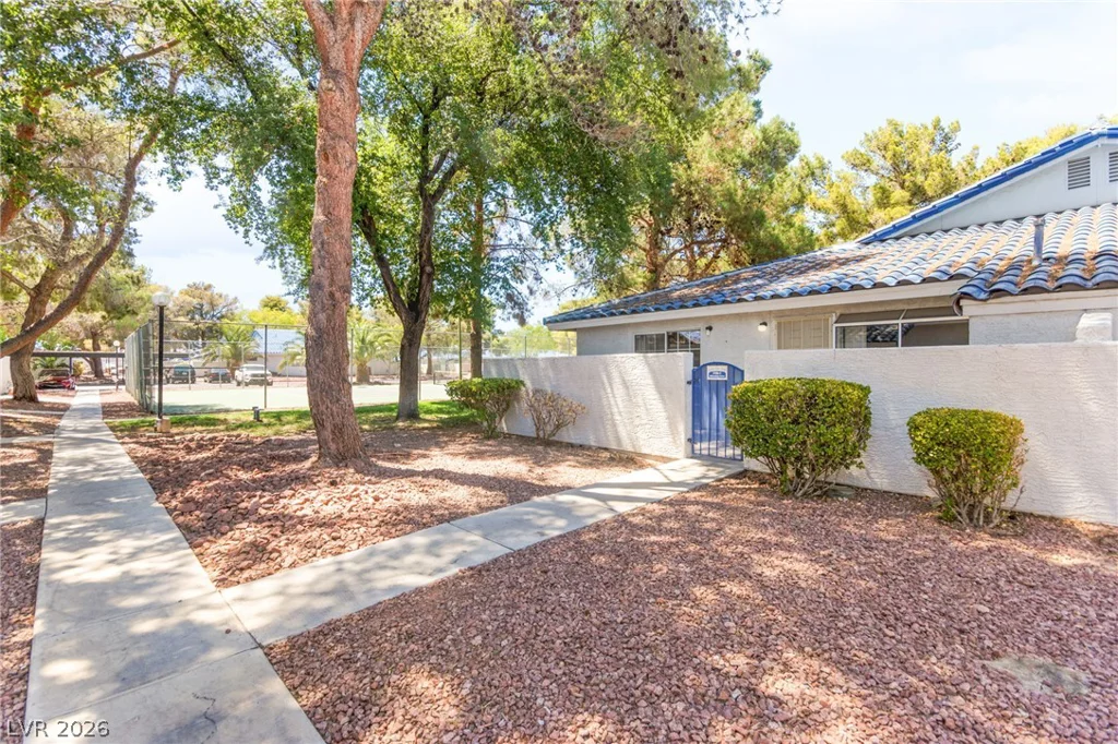 2108 Willowbury, Las Vegas, NV 89108