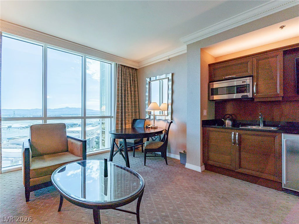135 Harmon, Las Vegas, NV 89109