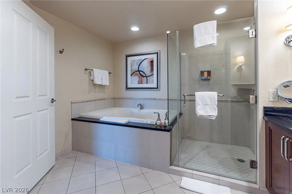 135 Harmon, Las Vegas, NV 89109