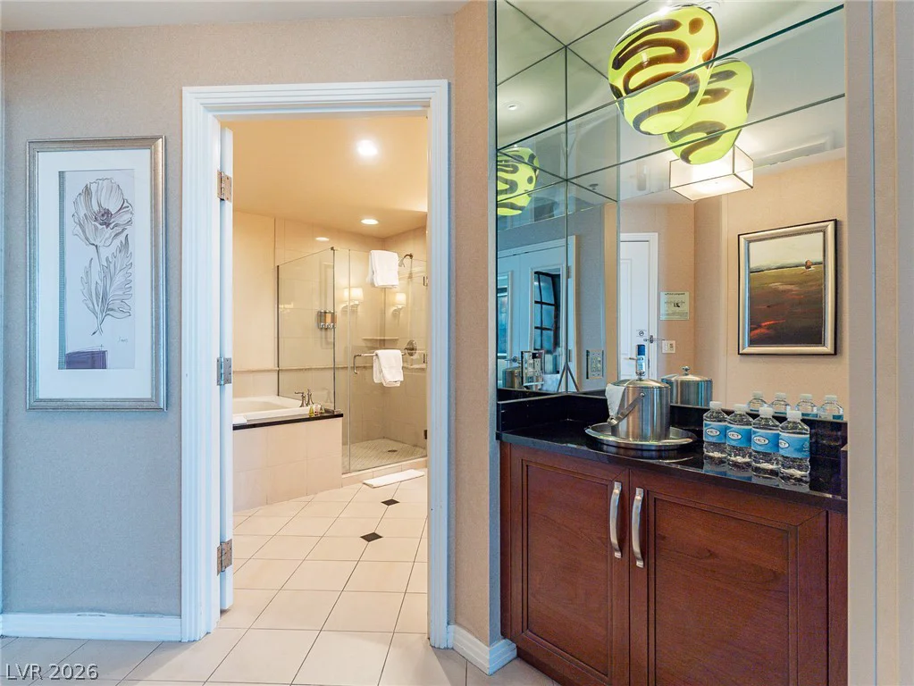 135 Harmon, Las Vegas, NV 89109