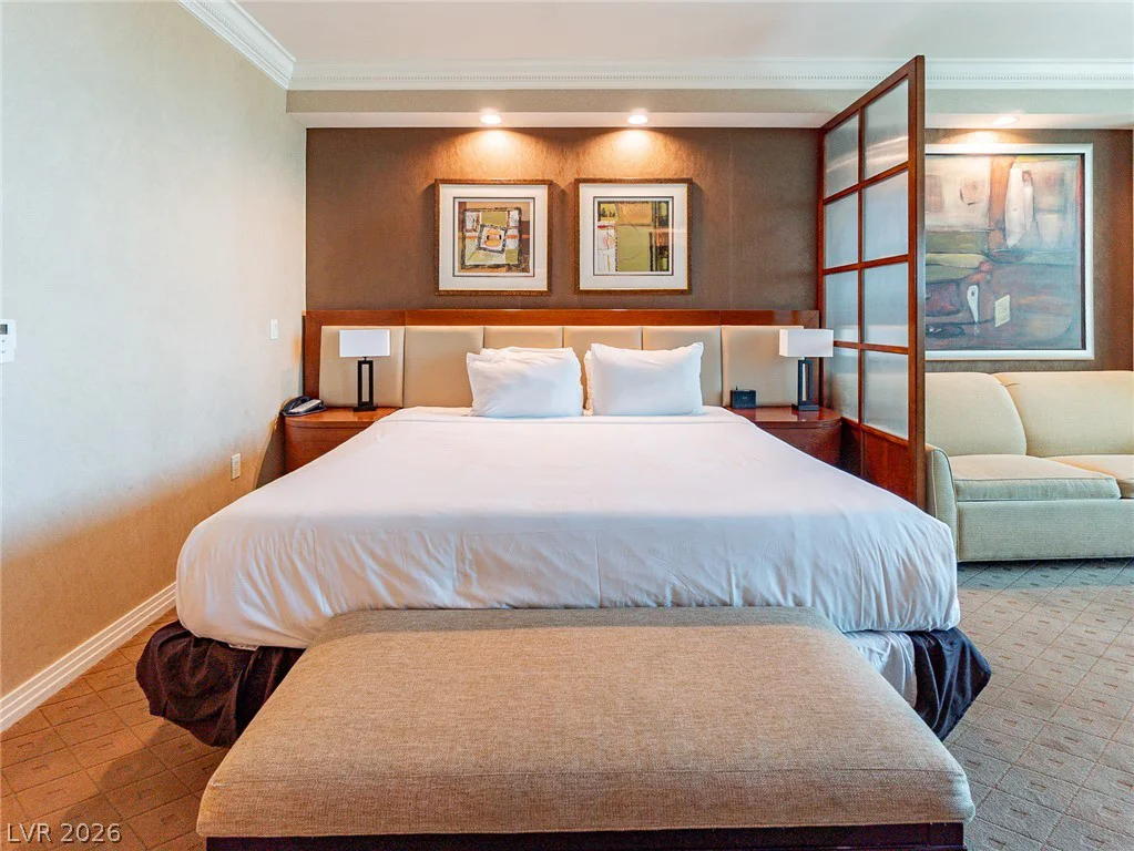 135 Harmon, Las Vegas, NV 89109