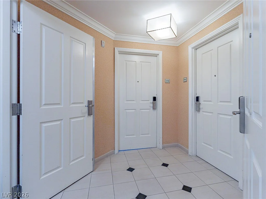 135 Harmon, Las Vegas, NV 89109