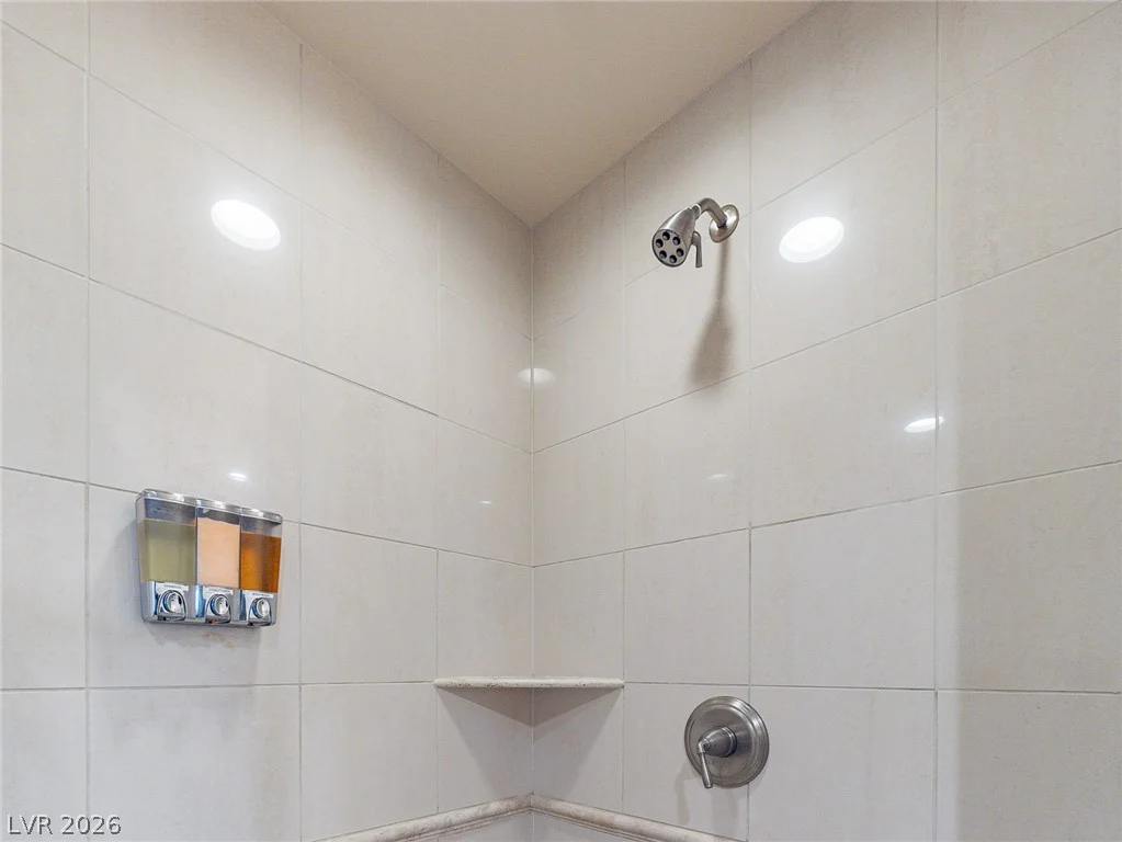 135 Harmon, Las Vegas, NV 89109