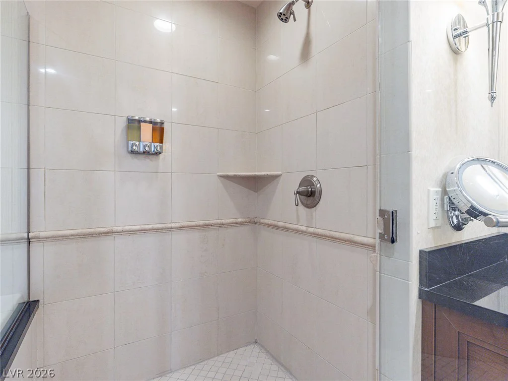 135 Harmon, Las Vegas, NV 89109