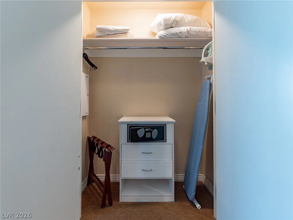 135 Harmon, Las Vegas, NV 89109