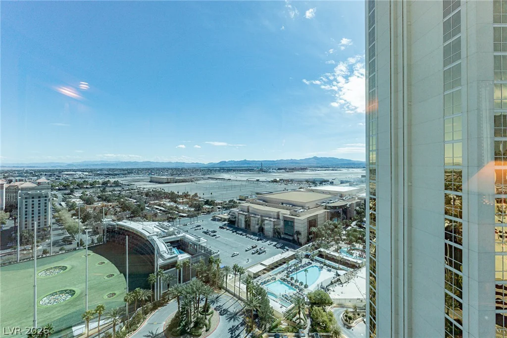 135 Harmon, Las Vegas, NV 89109