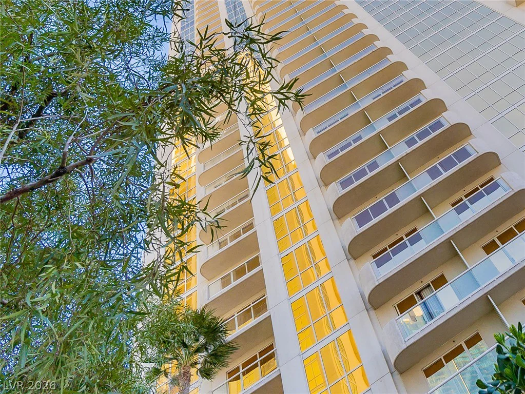 135 Harmon, Las Vegas, NV 89109