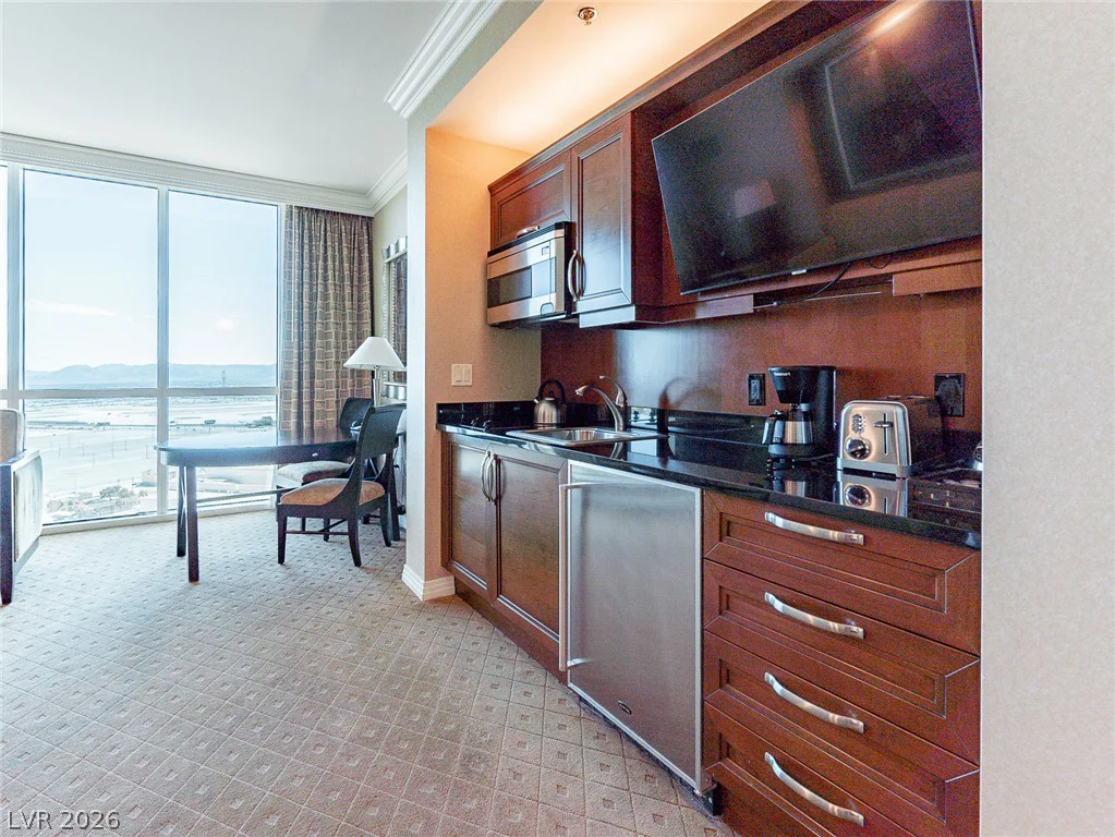 135 Harmon, Las Vegas, NV 89109
