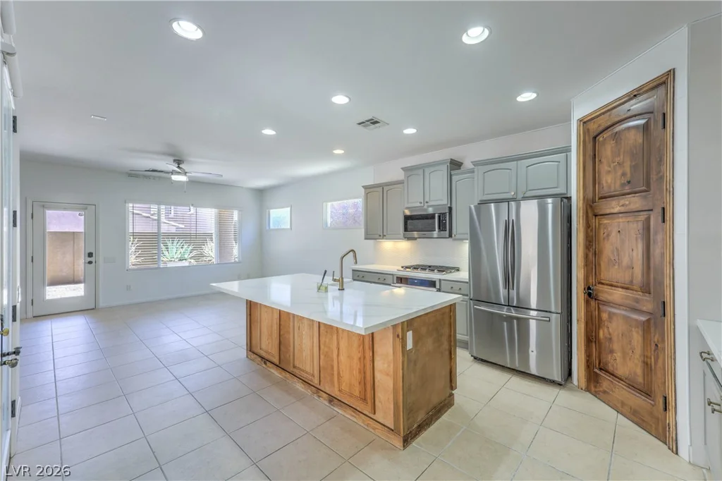 10489 Rusty Railroad, Las Vegas, NV 89135