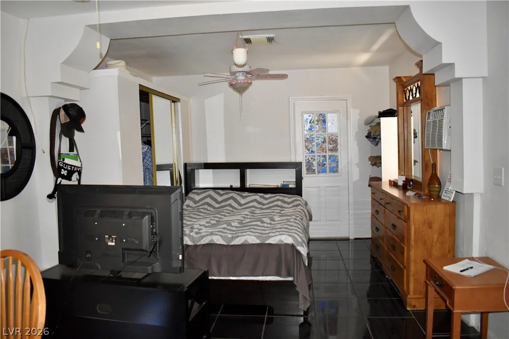 1701 Jernae, Las Vegas, NV 89108