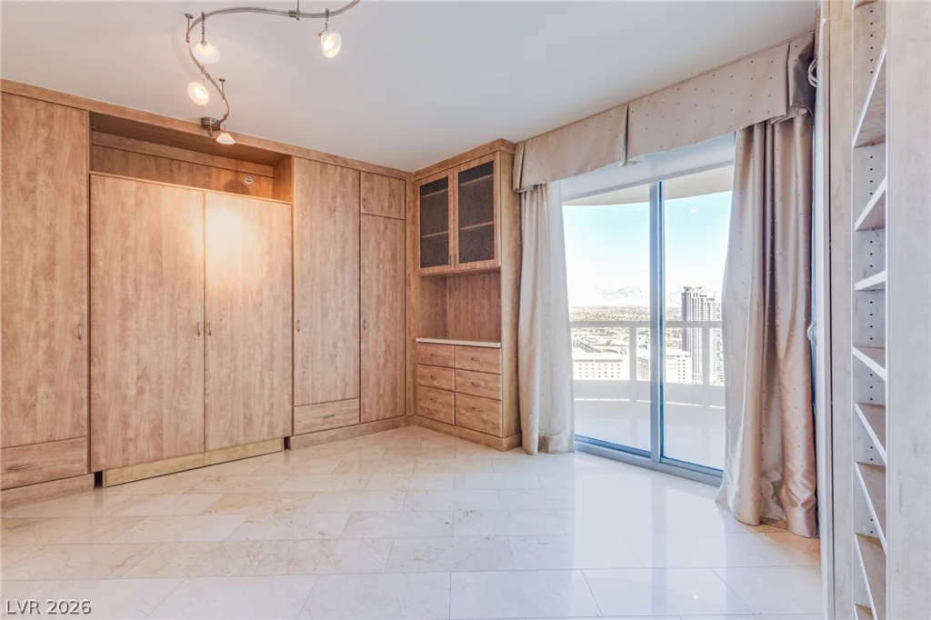 322 Karen, Las Vegas, NV 89109
