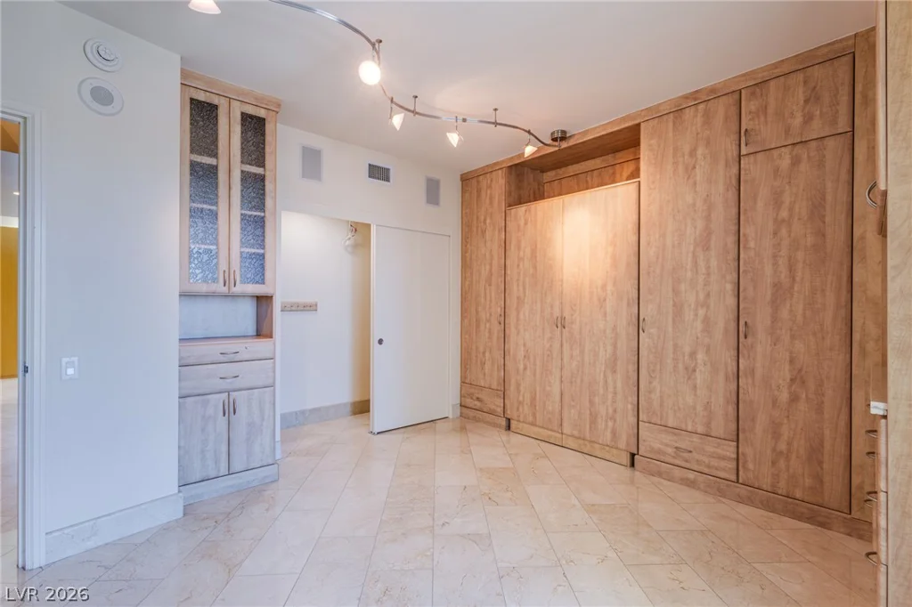 322 Karen, Las Vegas, NV 89109