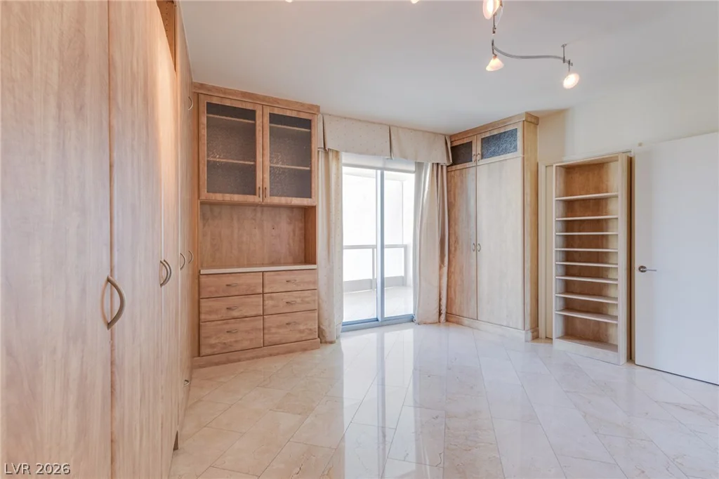 322 Karen, Las Vegas, NV 89109