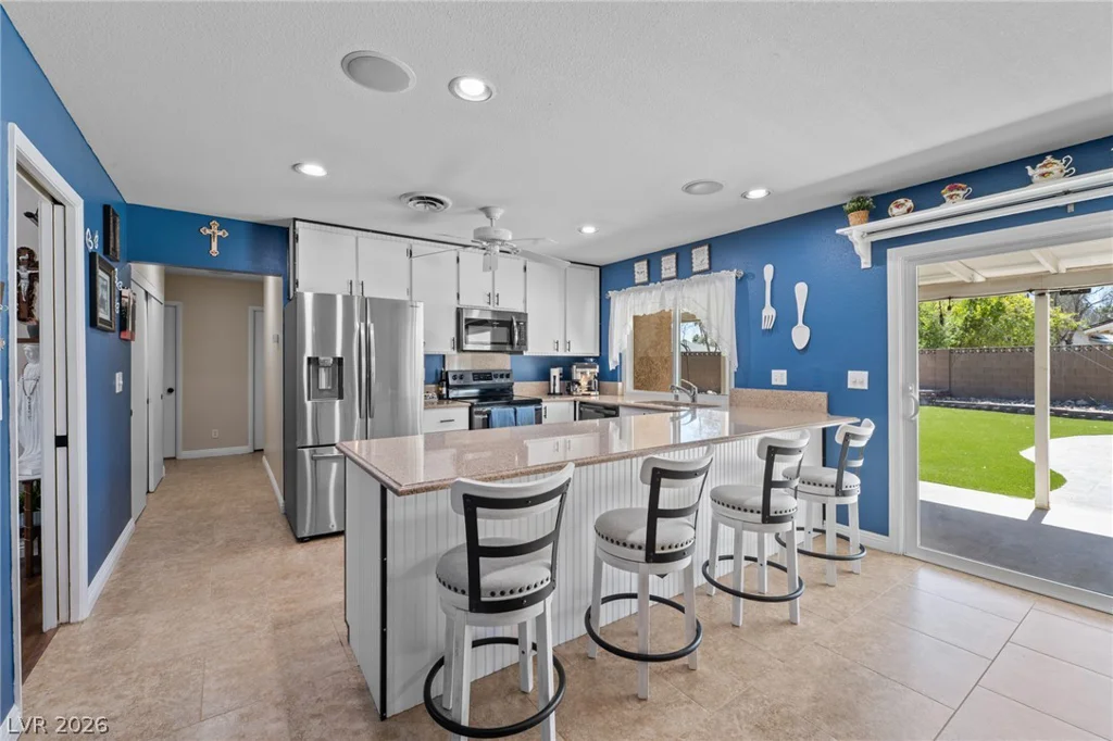 1909 Stonehaven, Las Vegas, NV 89108