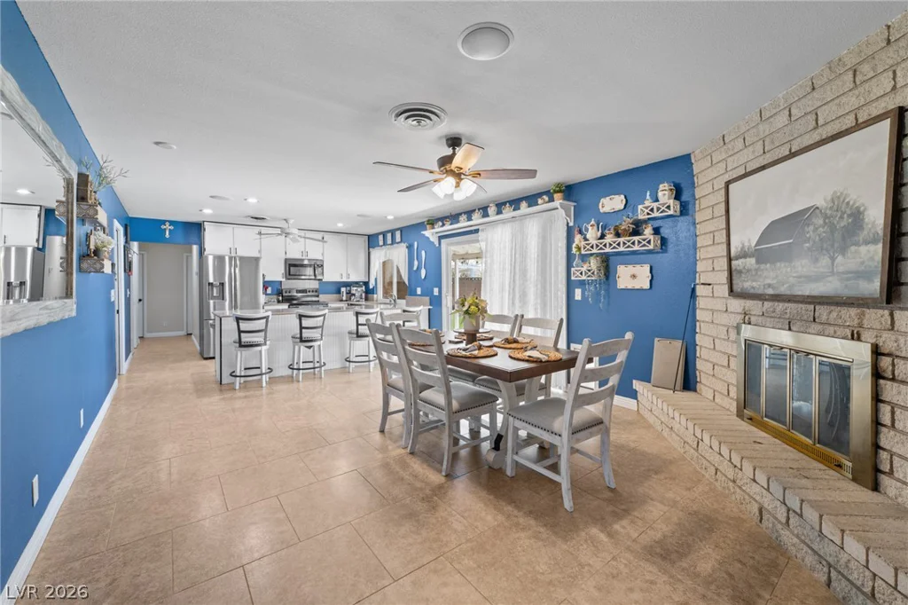 1909 Stonehaven, Las Vegas, NV 89108