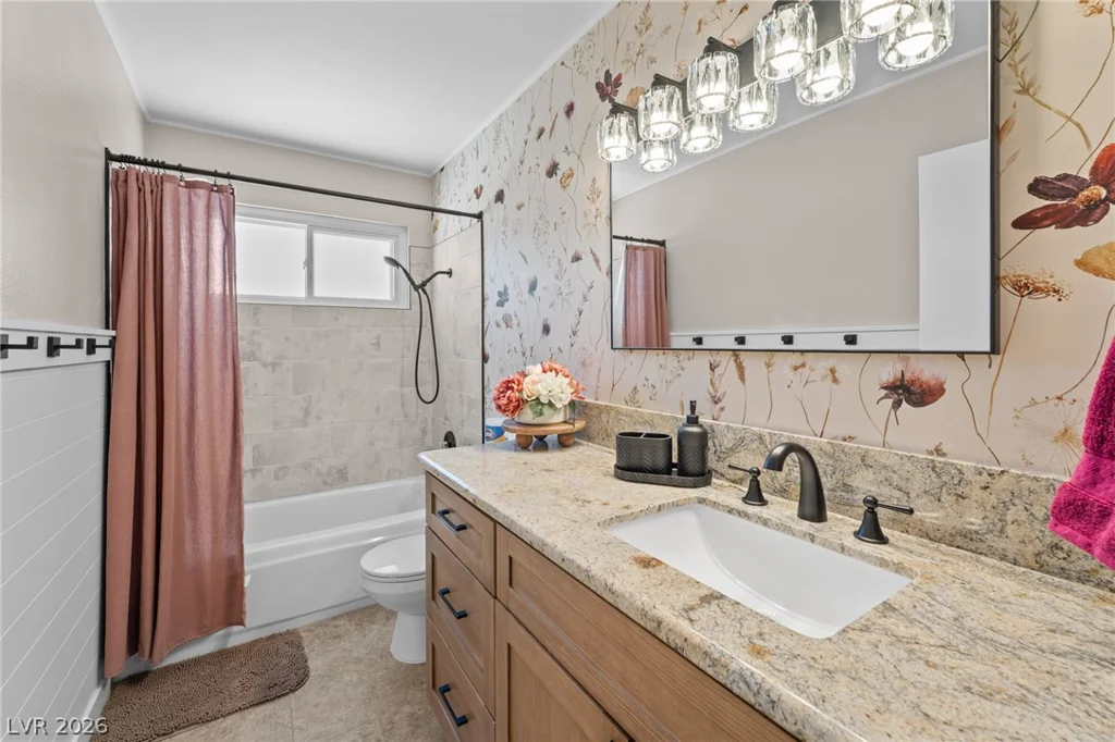 1909 Stonehaven, Las Vegas, NV 89108
