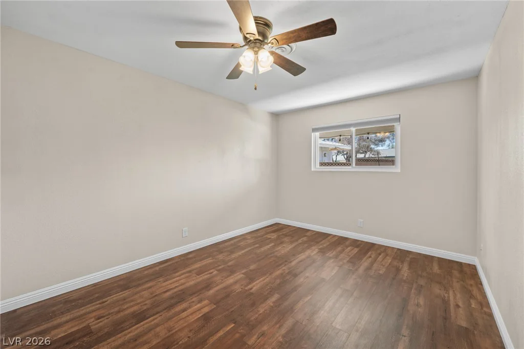 1909 Stonehaven, Las Vegas, NV 89108