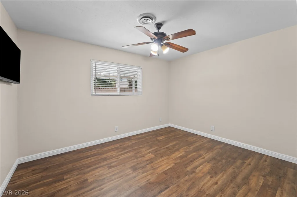 1909 Stonehaven, Las Vegas, NV 89108