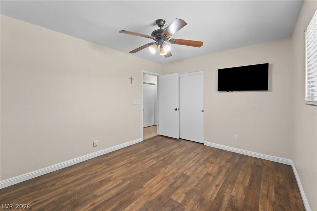 1909 Stonehaven, Las Vegas, NV 89108