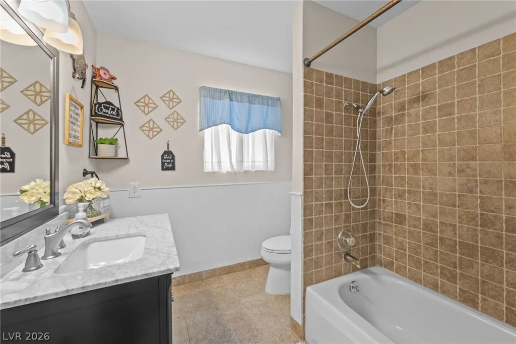 1909 Stonehaven, Las Vegas, NV 89108