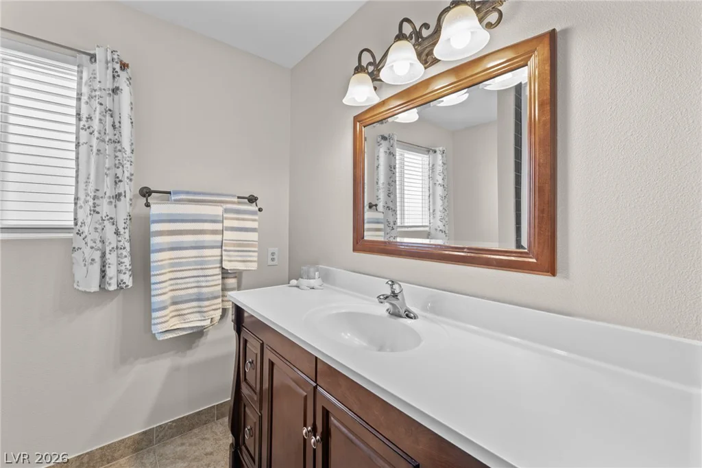 1909 Stonehaven, Las Vegas, NV 89108