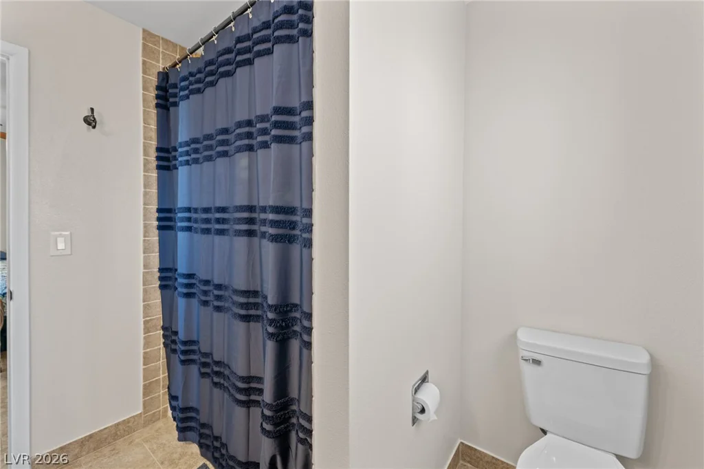 1909 Stonehaven, Las Vegas, NV 89108