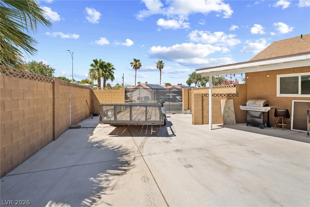 1909 Stonehaven, Las Vegas, NV 89108