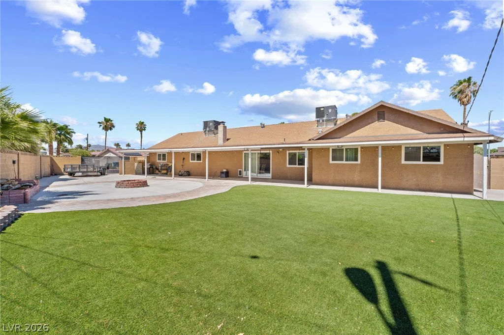 1909 Stonehaven, Las Vegas, NV 89108