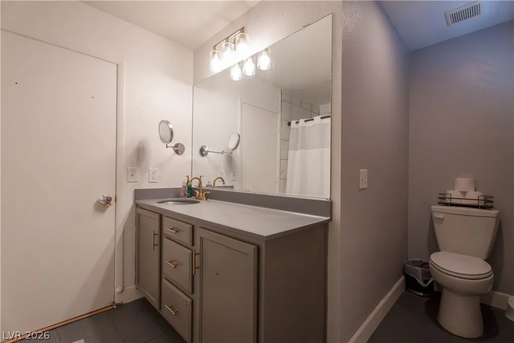 7220 La Cadena, Las Vegas, NV 89179