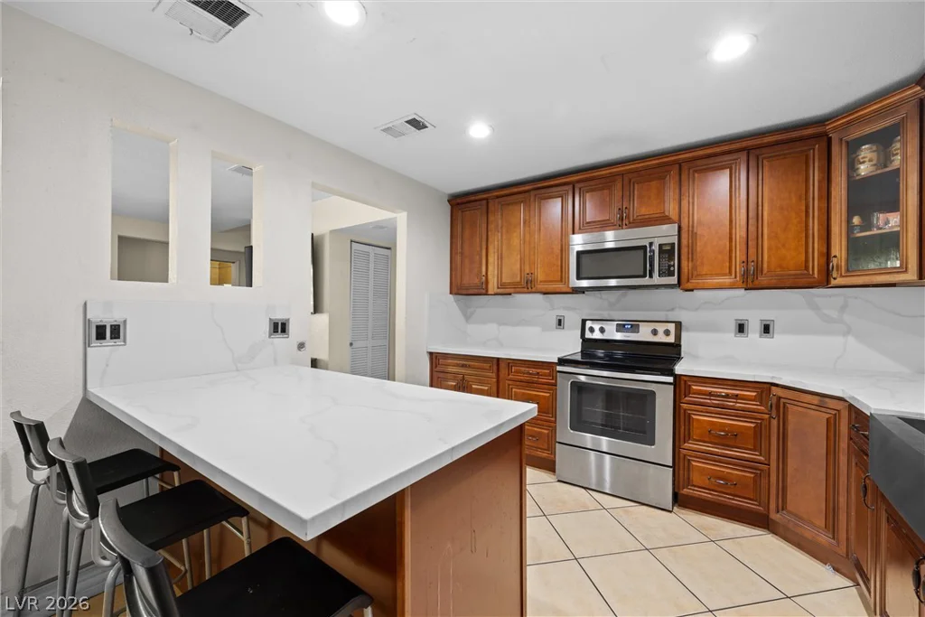 5017 Village, Las Vegas, NV 89142