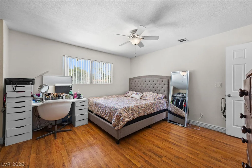 5017 Village, Las Vegas, NV 89142