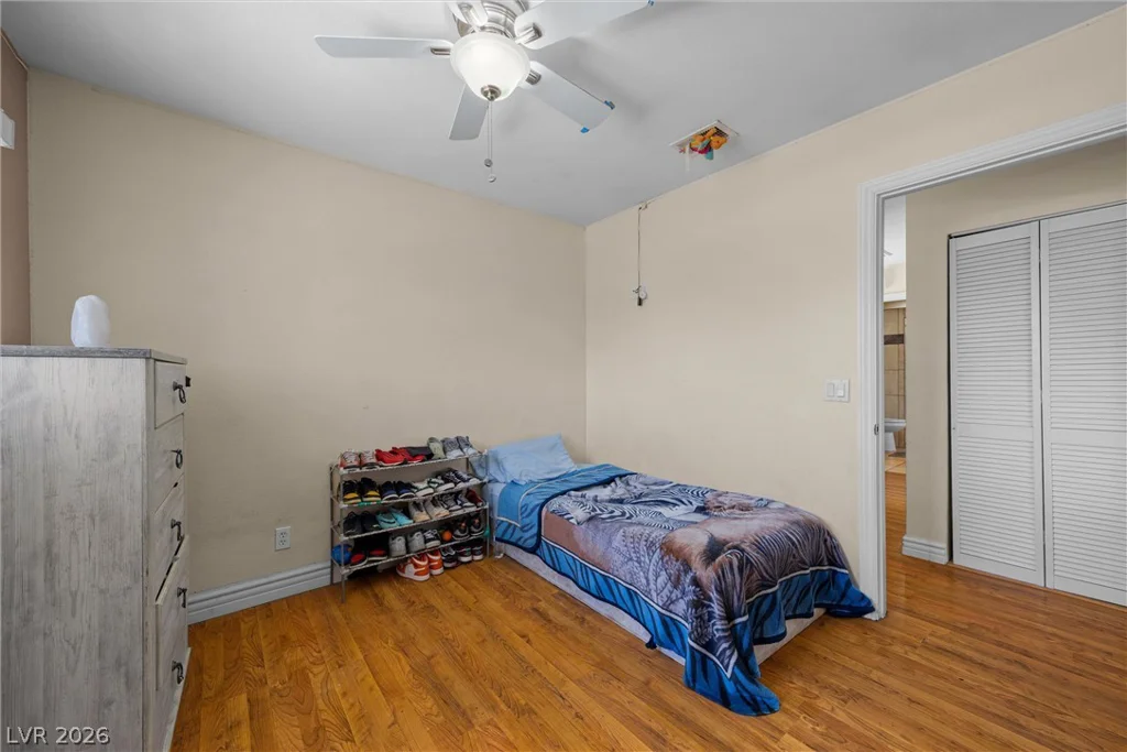 5017 Village, Las Vegas, NV 89142