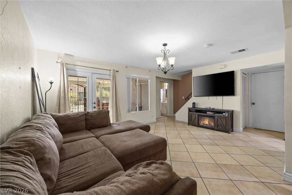 5017 Village, Las Vegas, NV 89142