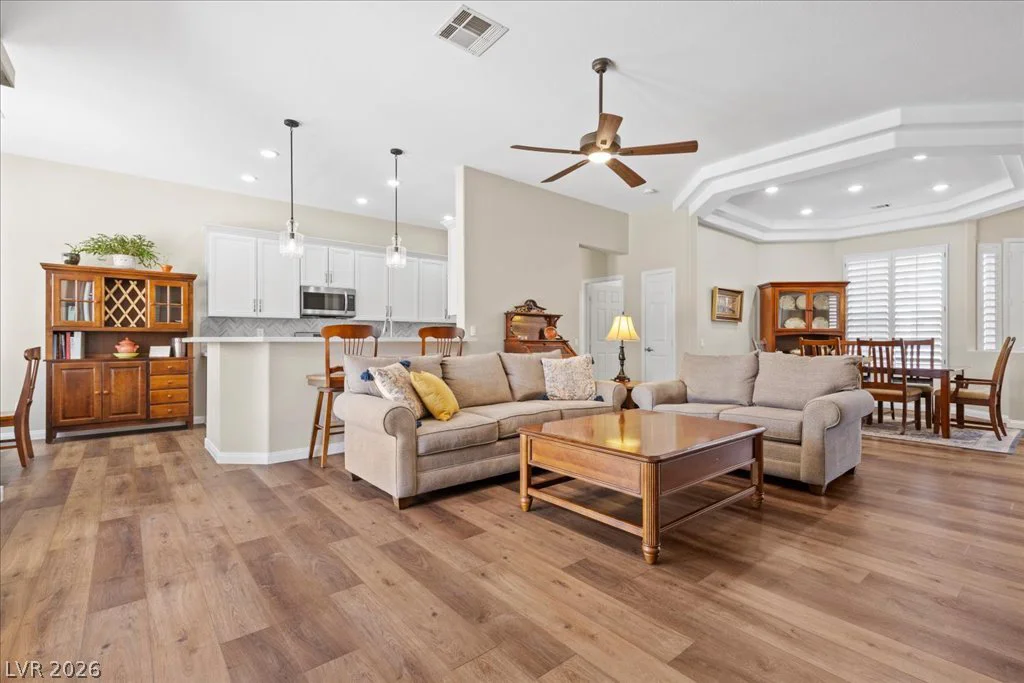 8629 Desert Bird, Las Vegas, NV 89145
