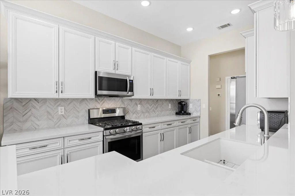 8629 Desert Bird, Las Vegas, NV 89145