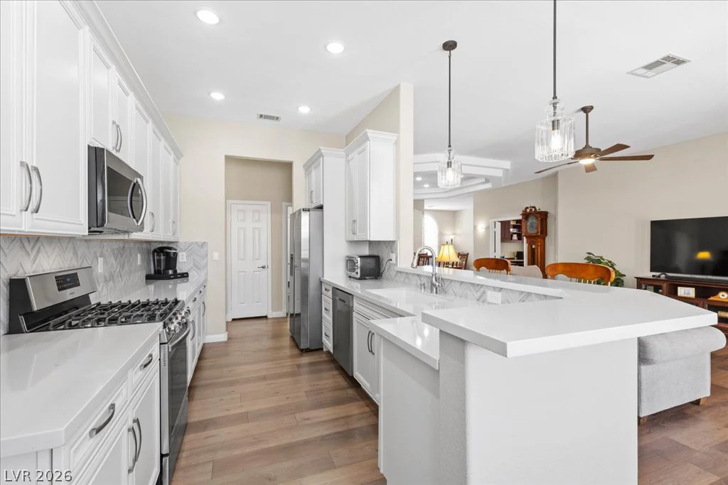 8629 Desert Bird, Las Vegas, NV 89145