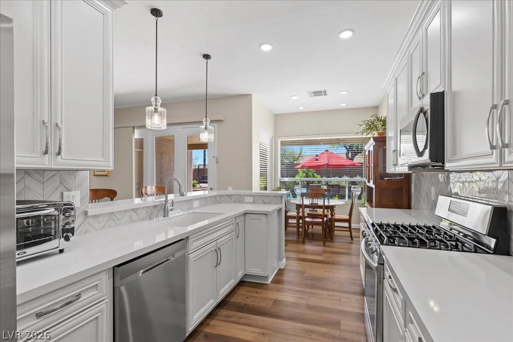 8629 Desert Bird, Las Vegas, NV 89145