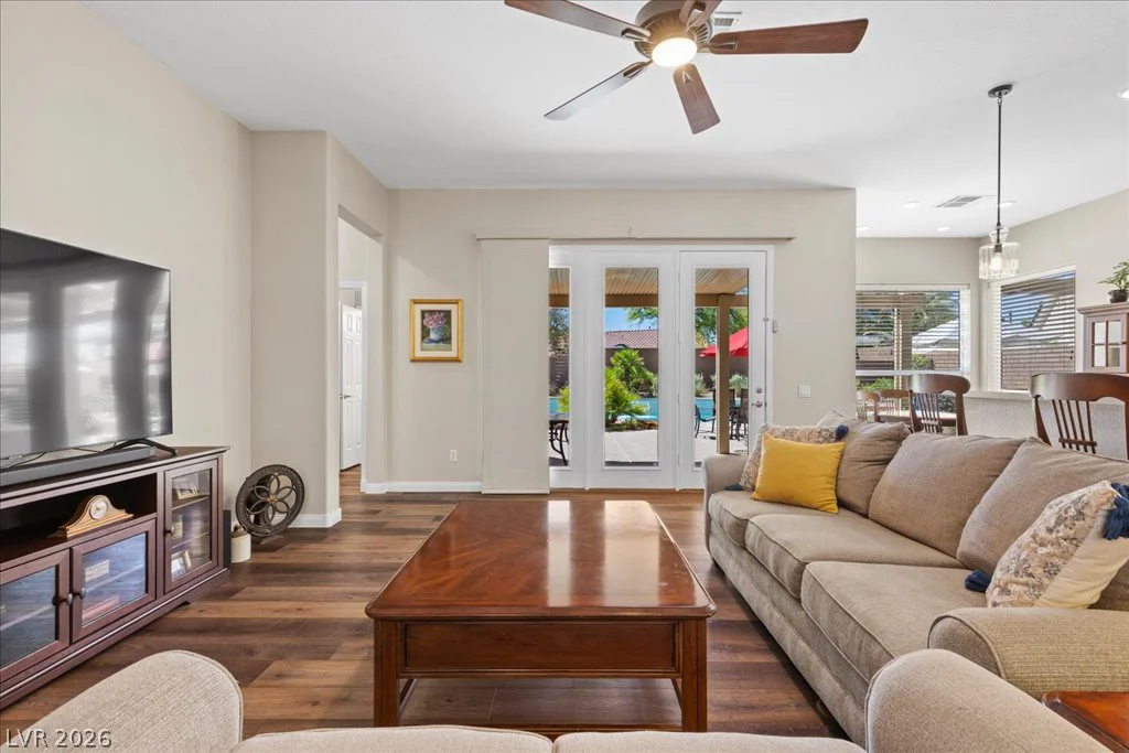 8629 Desert Bird, Las Vegas, NV 89145