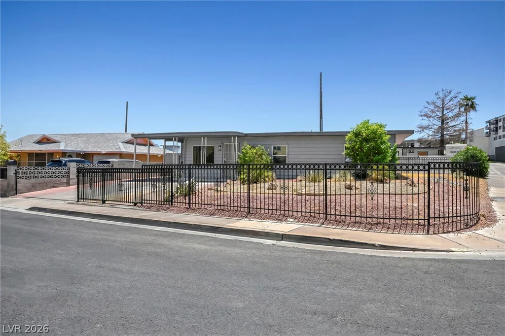 3 Wyoming, Henderson, NV 89015